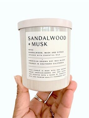 Leoben Company SANDALWOOD + MUSK Scented Candle - Cream